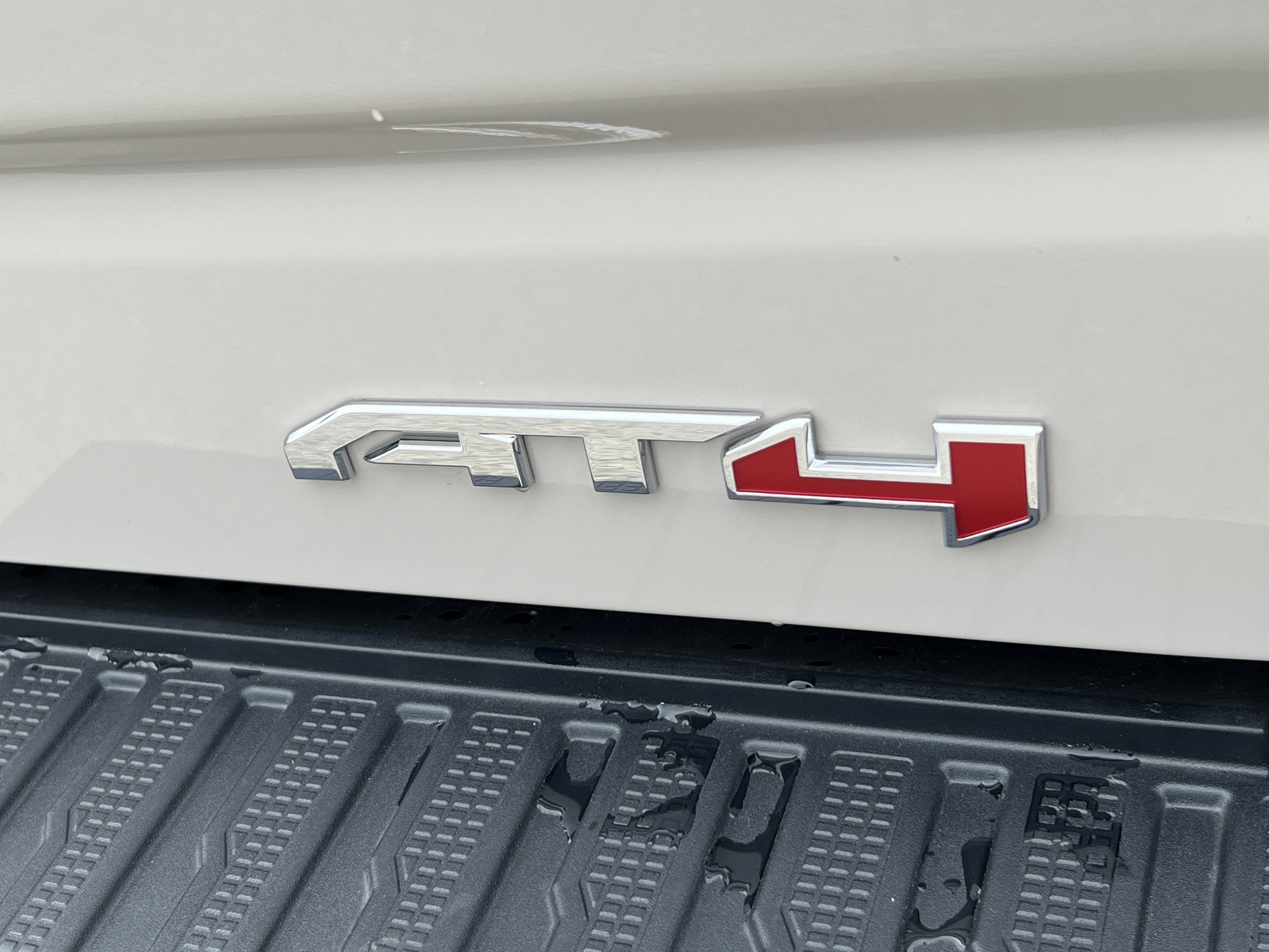 New 2026 GMC Sierra 1500 AT4 AWD/4WD image 9