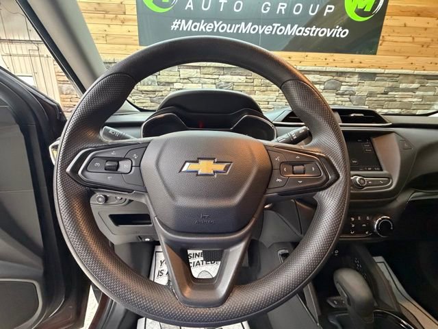 Used 2022 Chevrolet TrailBlazer LT w/ Driver Confidence Package FWD image 17