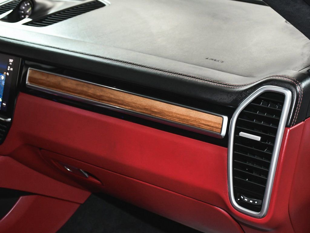 Used 2023 Porsche Cayenne Turbo S image 68