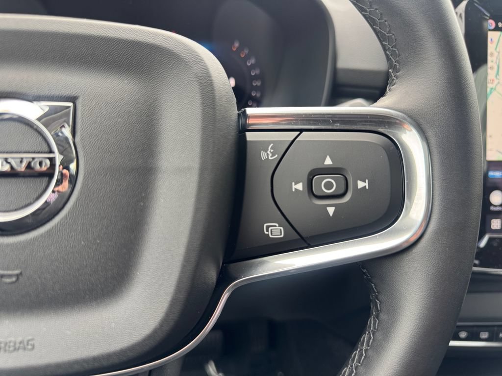 Certified 2026 Volvo XC40 B5 Plus AWD/4WD image 16