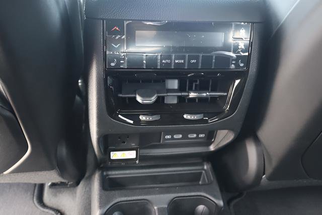 New 2026 Jeep Grand Cherokee L Limited AWD/4WD image 16