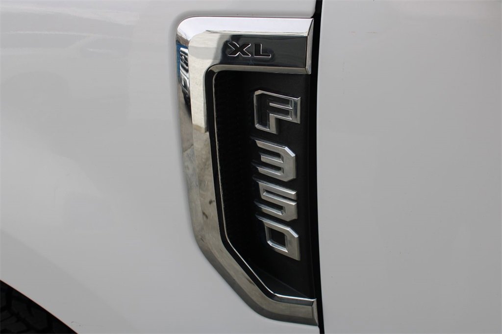 Used 2020 Ford F350 XL w/ Power Equipment Group image 13
