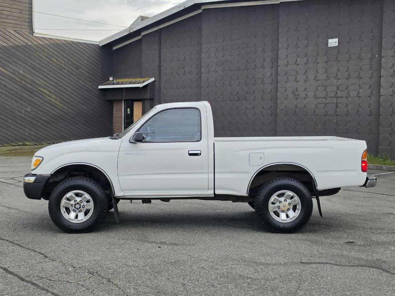 Used 2000 Toyota Tacoma 4x4 Regular Cab image 4