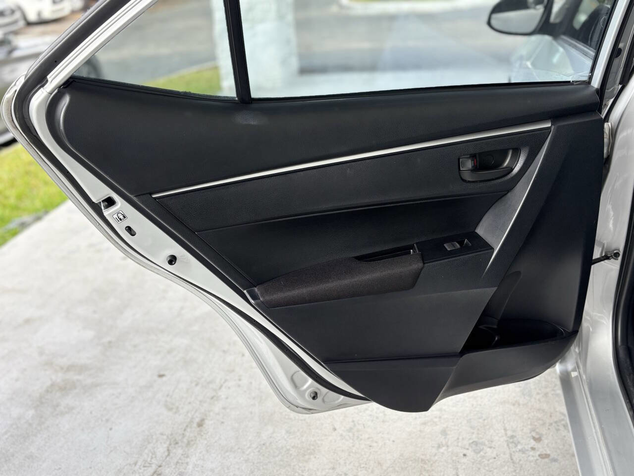 Used 2015 Toyota Corolla L image 20