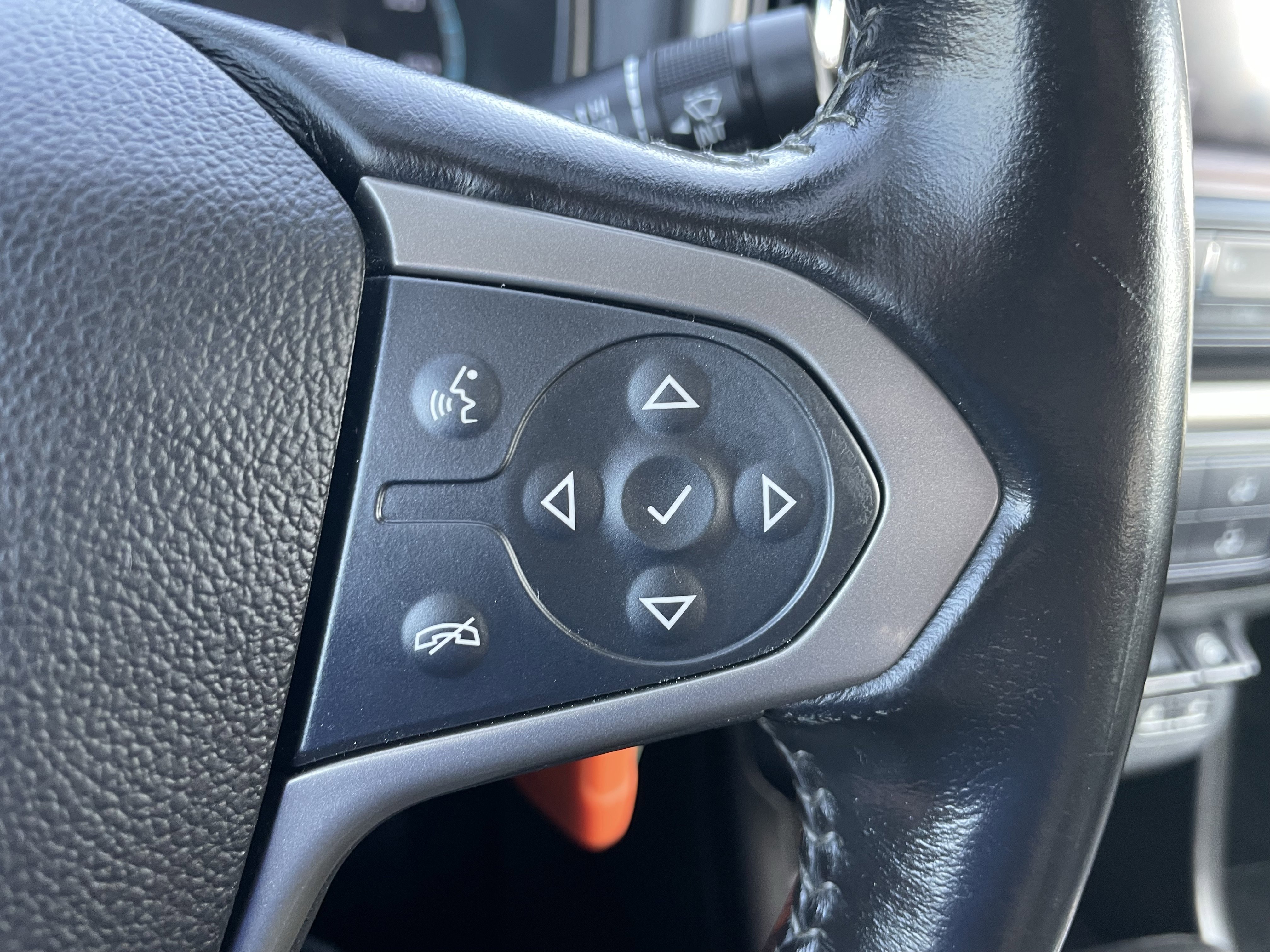 Used 2017 Chevrolet Colorado Z71 AWD/4WD image 16