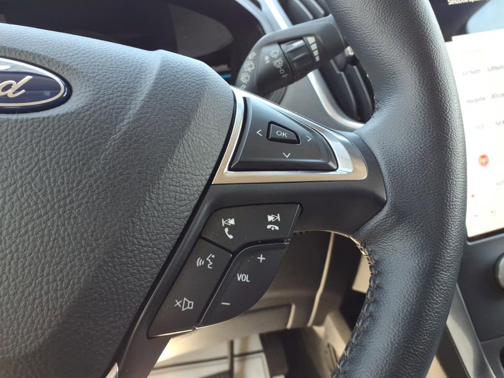 Used 2023 Ford Edge Titanium w/ Equipment Group 301A image 17