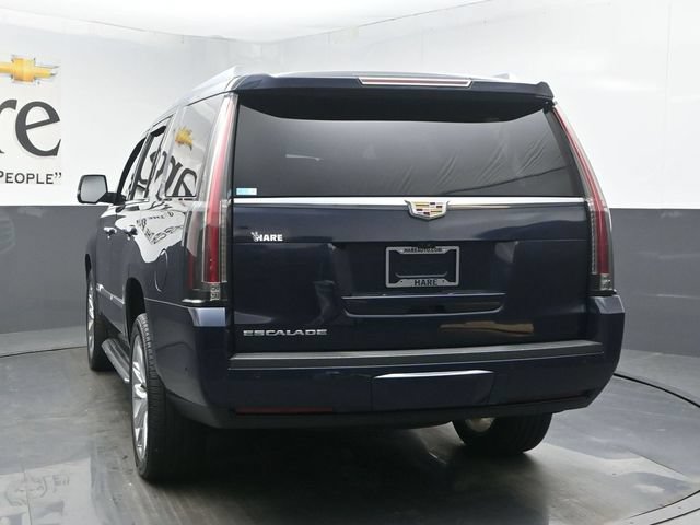 Used 2020 Cadillac Escalade Luxury AWD/4WD image 36