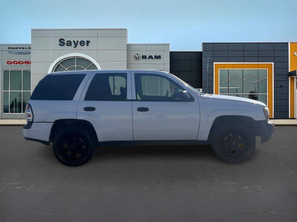 Used 2002 Chevrolet TrailBlazer LT AWD/4WD image 8