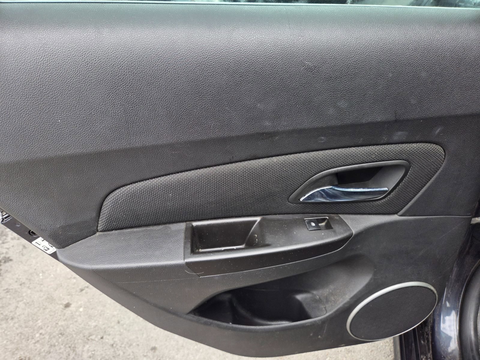 Used 2015 Chevrolet Cruze LTZ w/ Sun, Sound and Sport Package FWD image 9