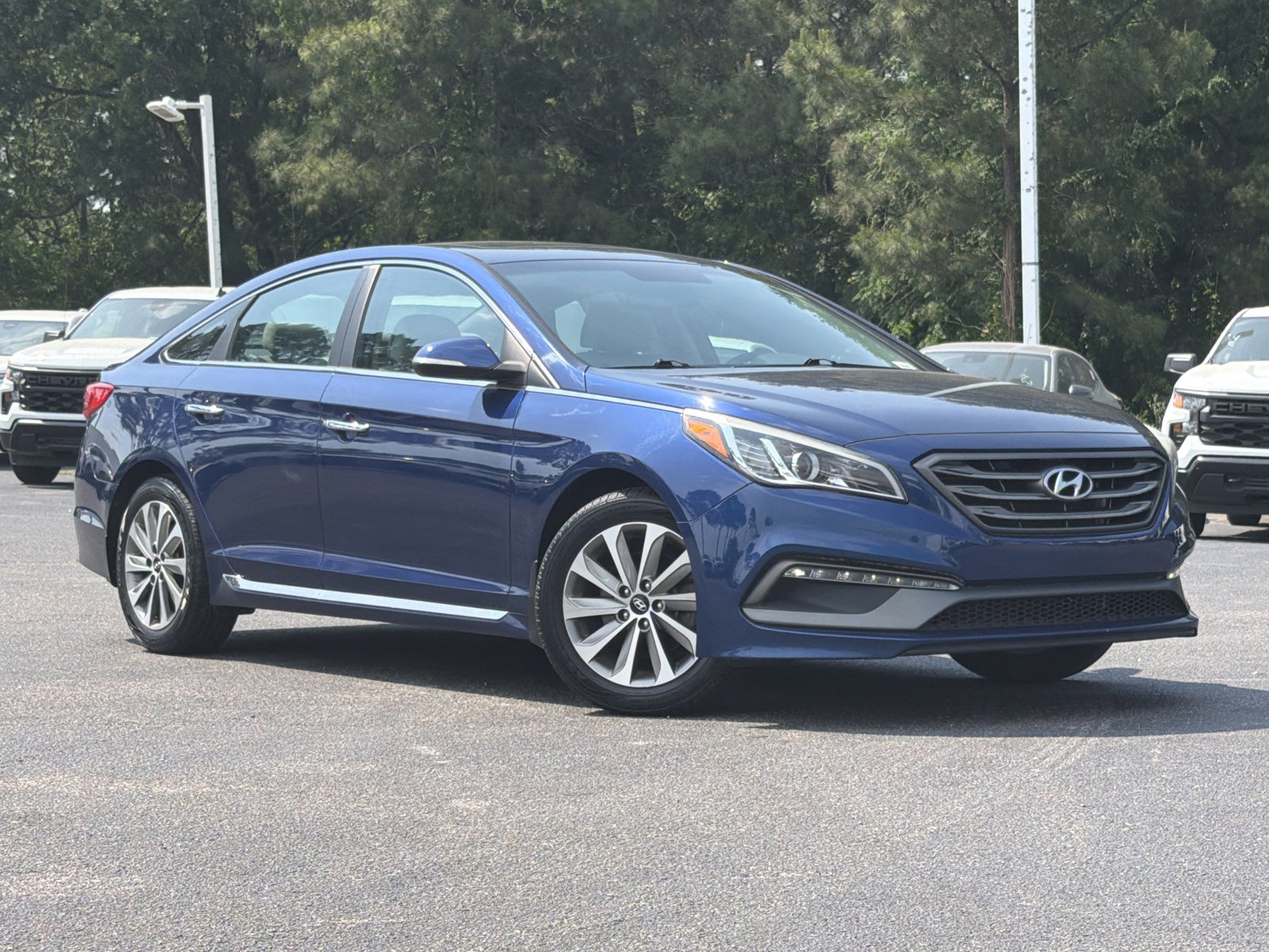 Used 2017 Hyundai Sonata Sport w/ Value Edition Package 02 FWD image 2