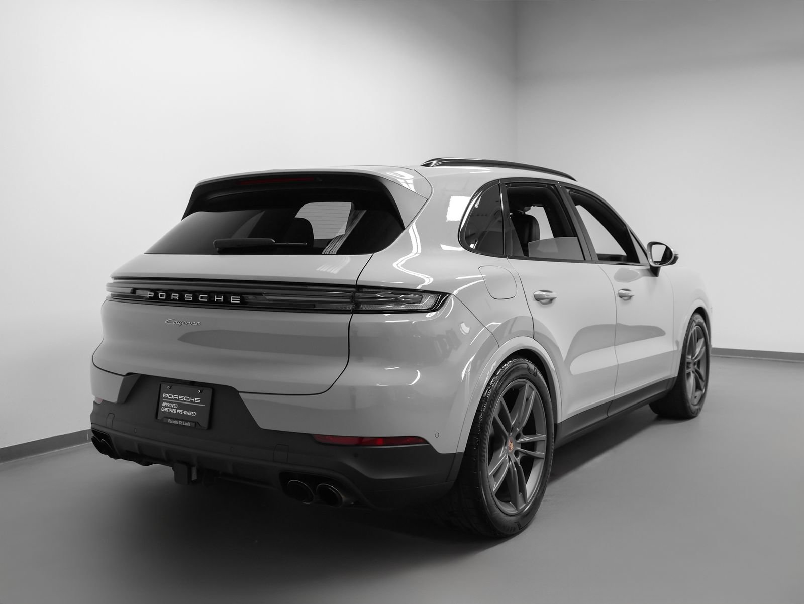 Certified 2025 Porsche Cayenne AWD/4WD image 12