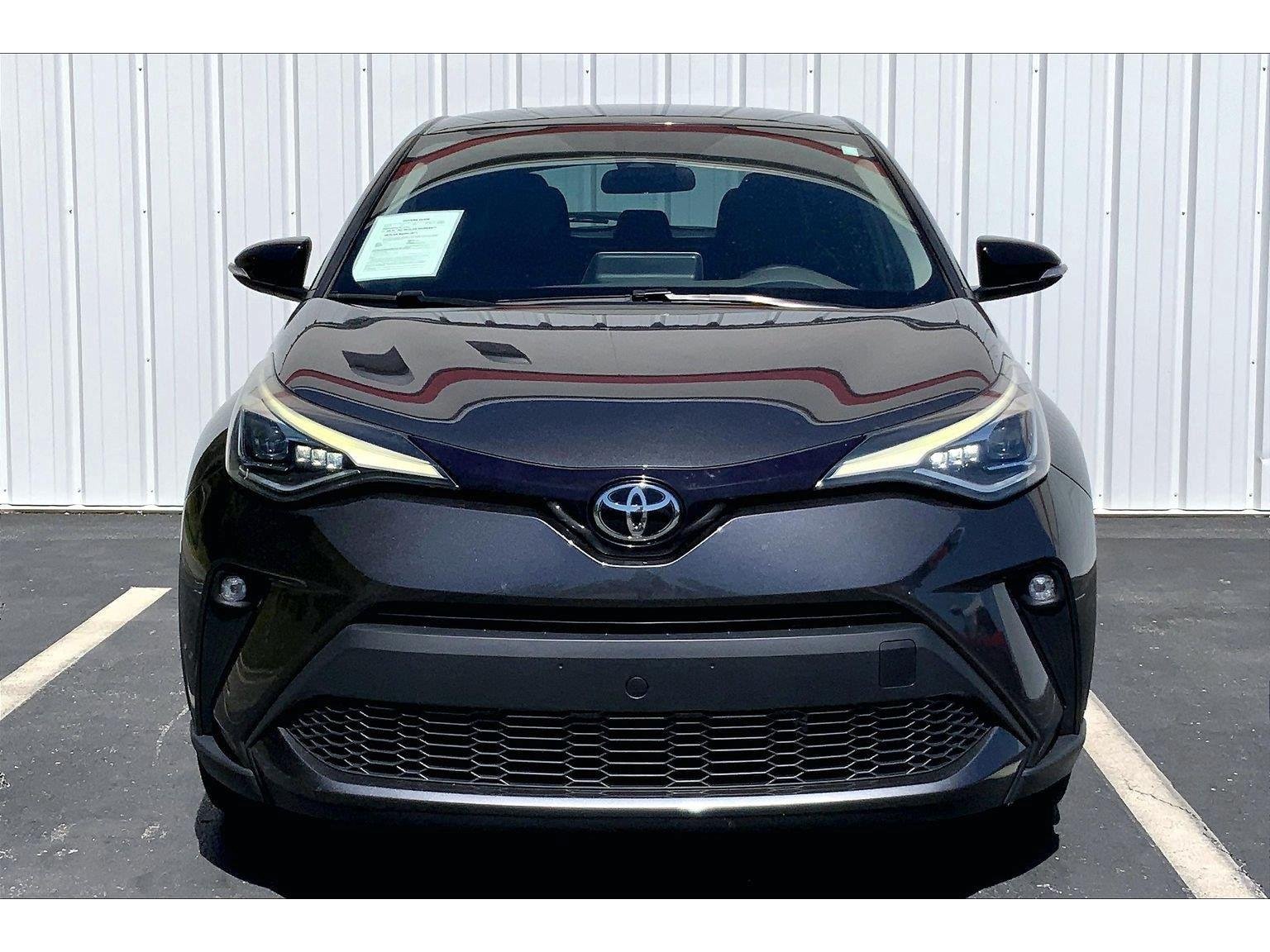 Used 2022 Toyota C-HR Limited FWD image 3