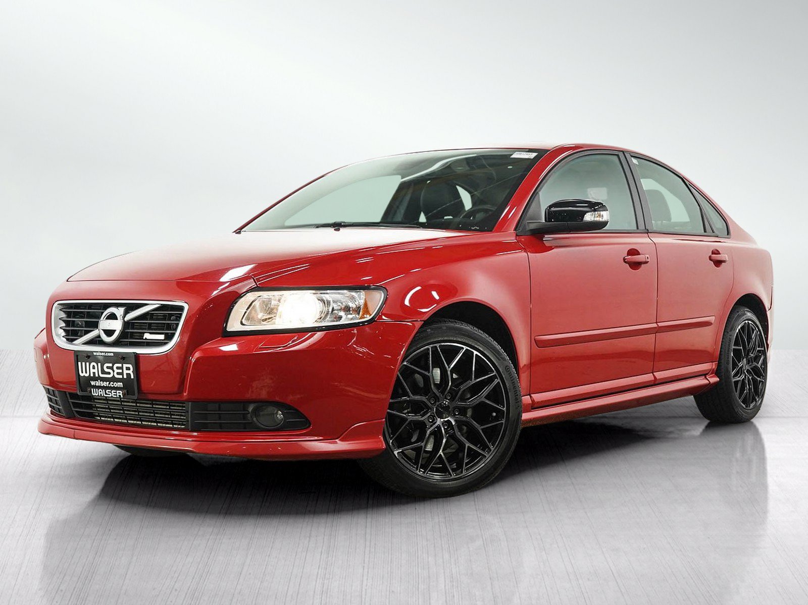 Used 2011 Volvo S40 T5 R-Design FWD image 1