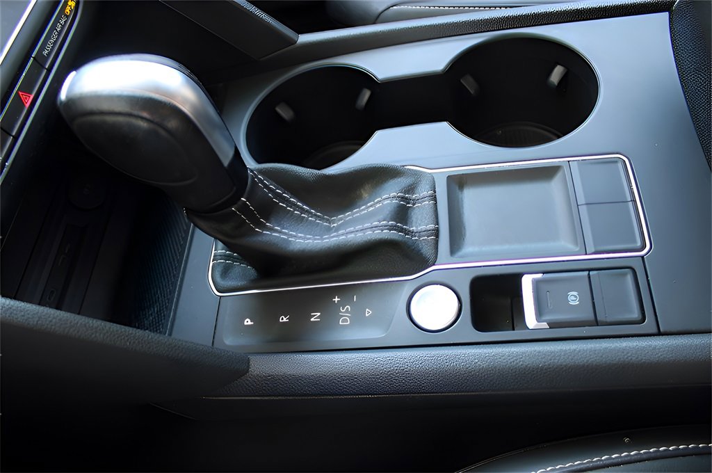 Used 2023 Volkswagen Atlas SE image 23