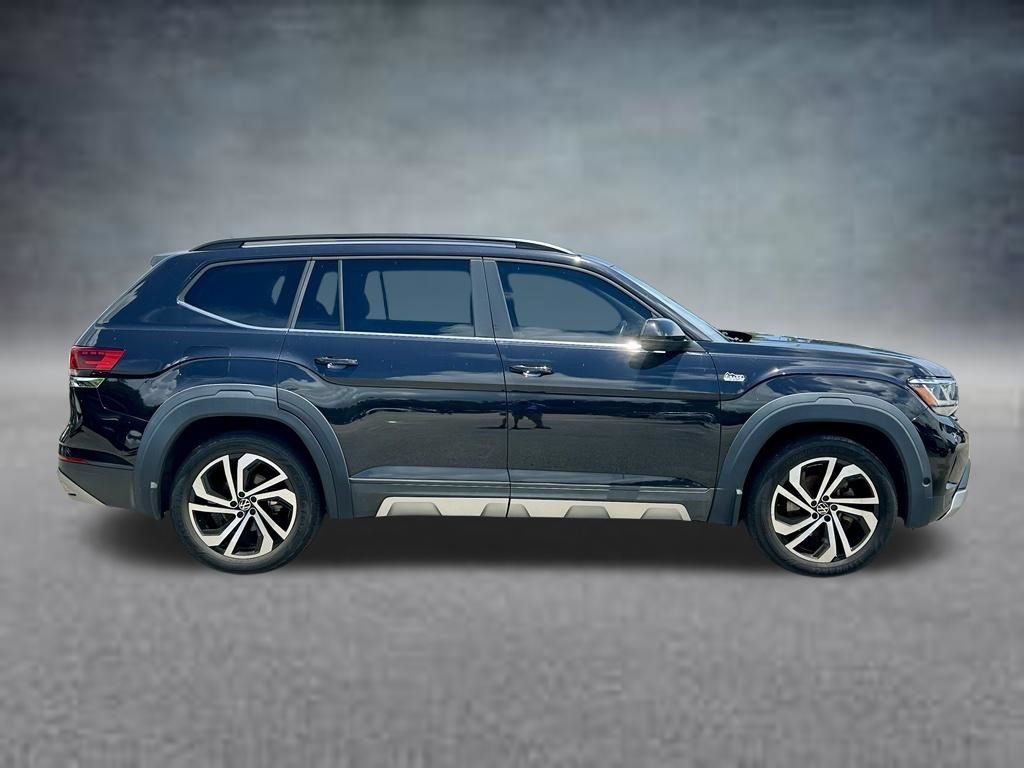Used 2021 Volkswagen Atlas SE w/ Towing Package FWD image 4