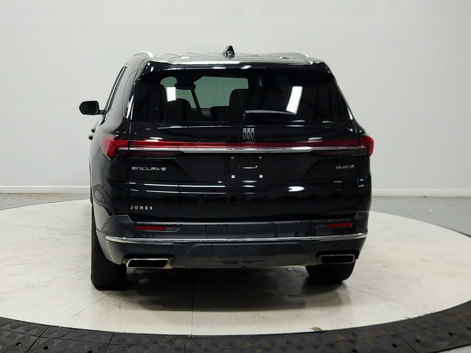 Used 2025 Buick Enclave Preferred w/ Power Package FWD image 7