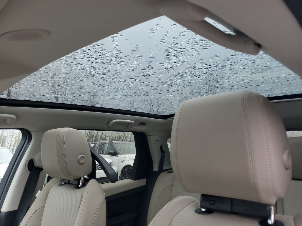 Used 2025 Land Rover Discovery Sport S image 14