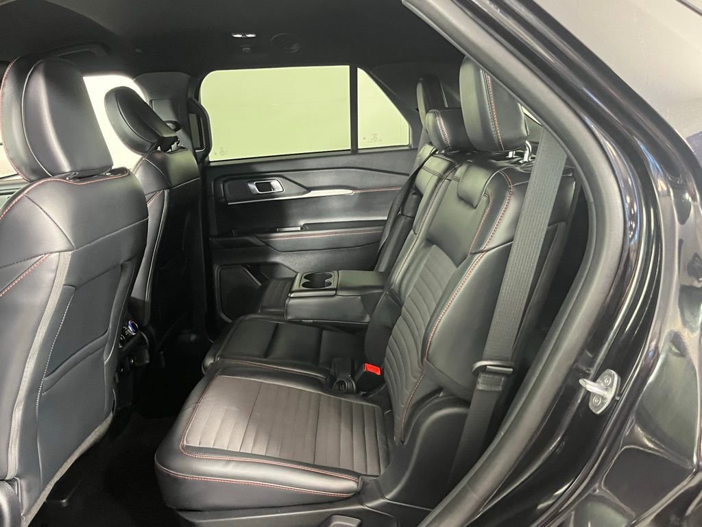 Used 2025 Ford Explorer ST-Line w/ ST-Line Street Pack image 26