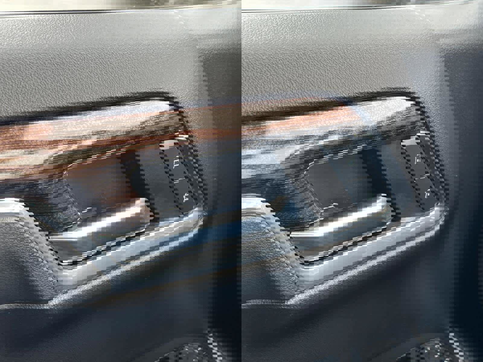 Certified 2024 Chevrolet Silverado 1500 LT AWD/4WD image 22