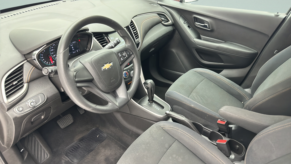 Used 2017 Chevrolet Trax LS w/ LPO, Protection Package AWD/4WD image 13