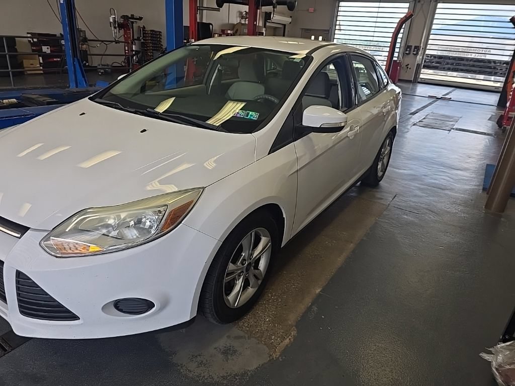 Used 2014 Ford Focus SE FWD image 2