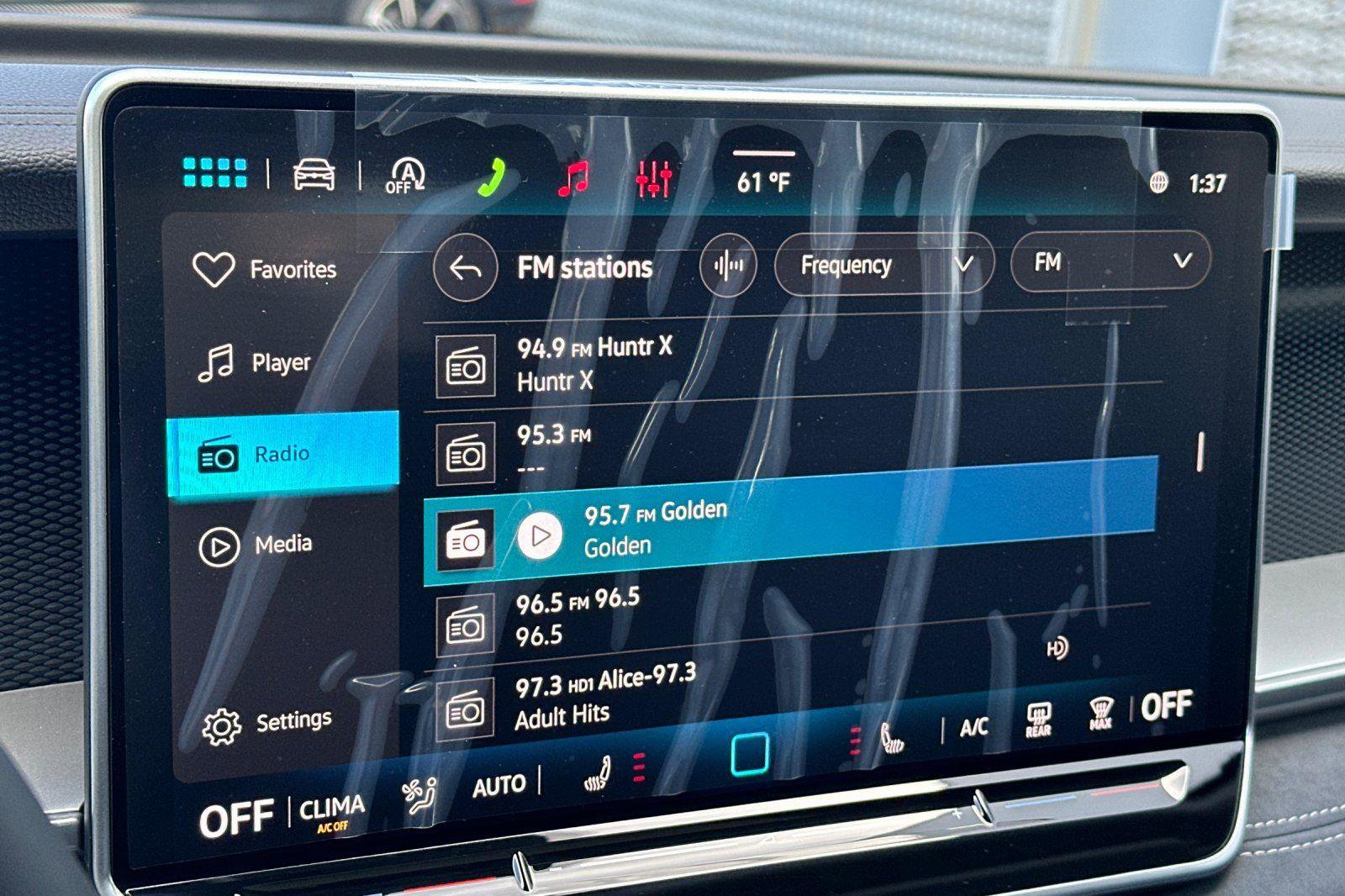 New 2026 Volkswagen Tiguan SE image 17