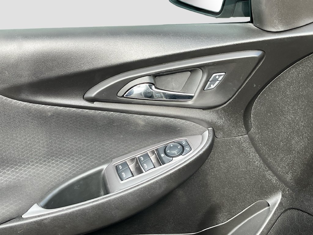 Used 2025 Chevrolet Malibu LS FWD image 18