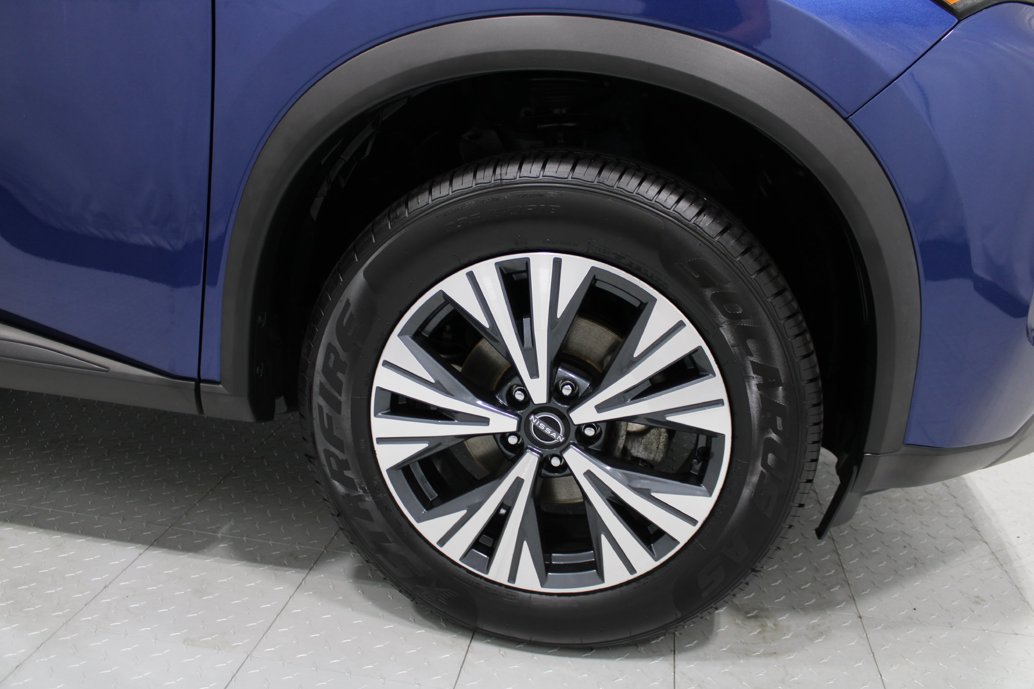 Used 2023 Nissan Rogue SV AWD/4WD image 5