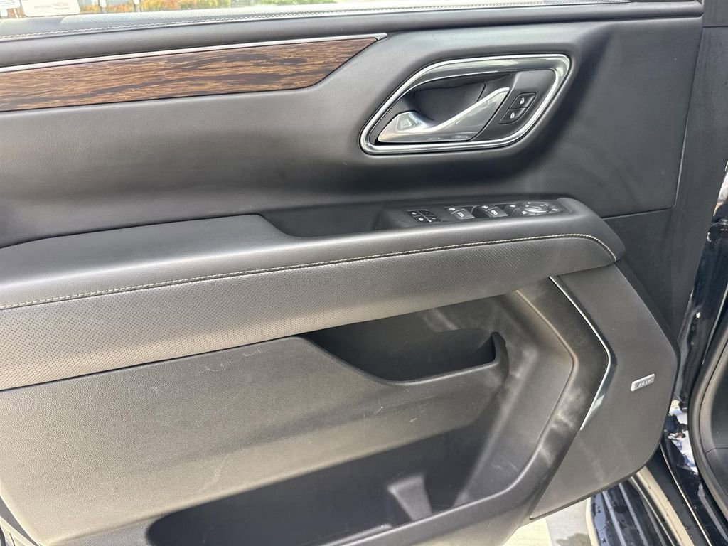 Used 2024 Chevrolet Suburban Premier image 20
