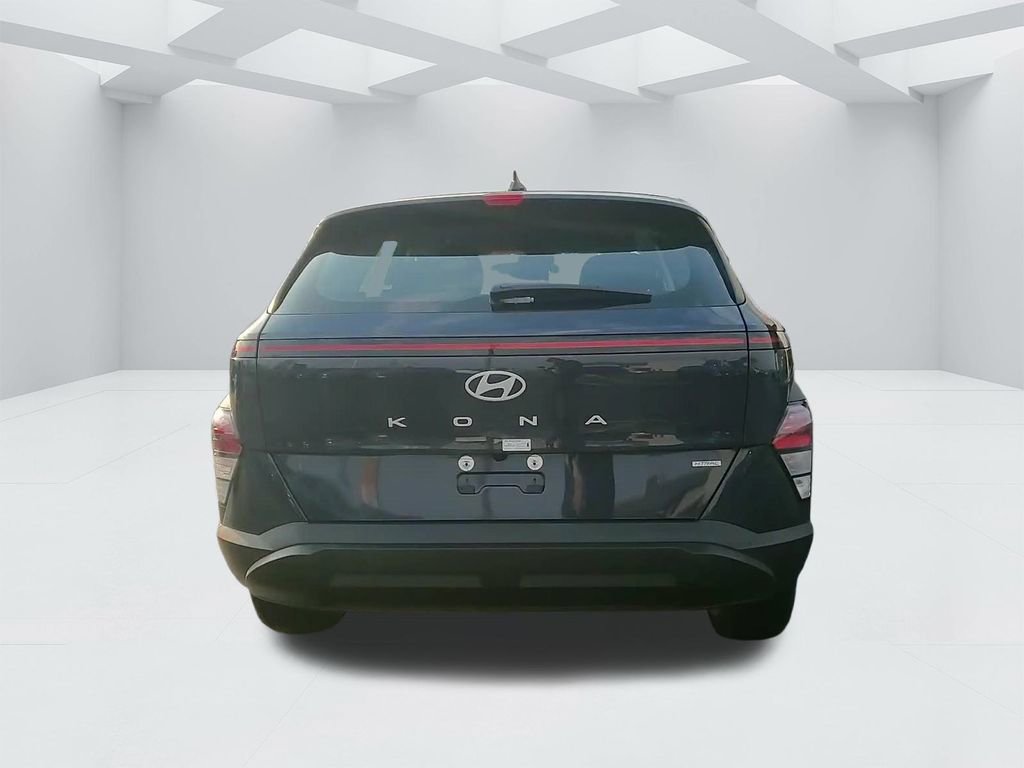 Certified 2025 Hyundai Kona SE image 6