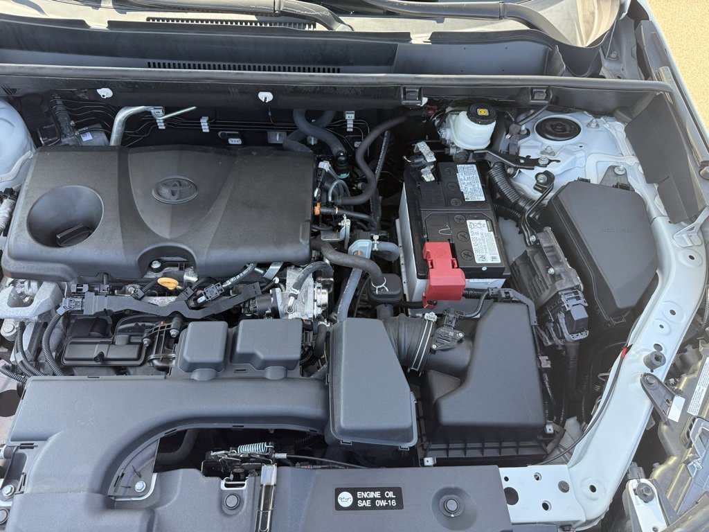 Used 2022 Toyota RAV4 XLE image 39