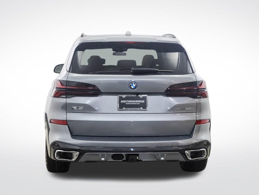Used 2026 BMW X5 xDrive50e w/ M Sport Package AWD/4WD image 4