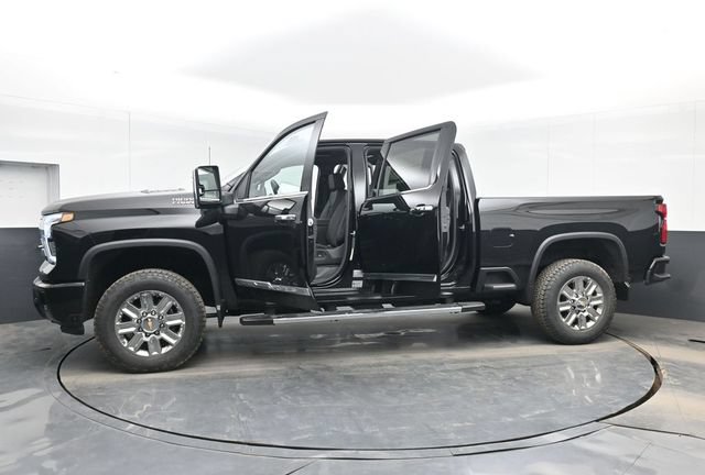 Used 2026 Chevrolet Silverado 2500 High Country w/ Technology Package AWD/4WD image 57