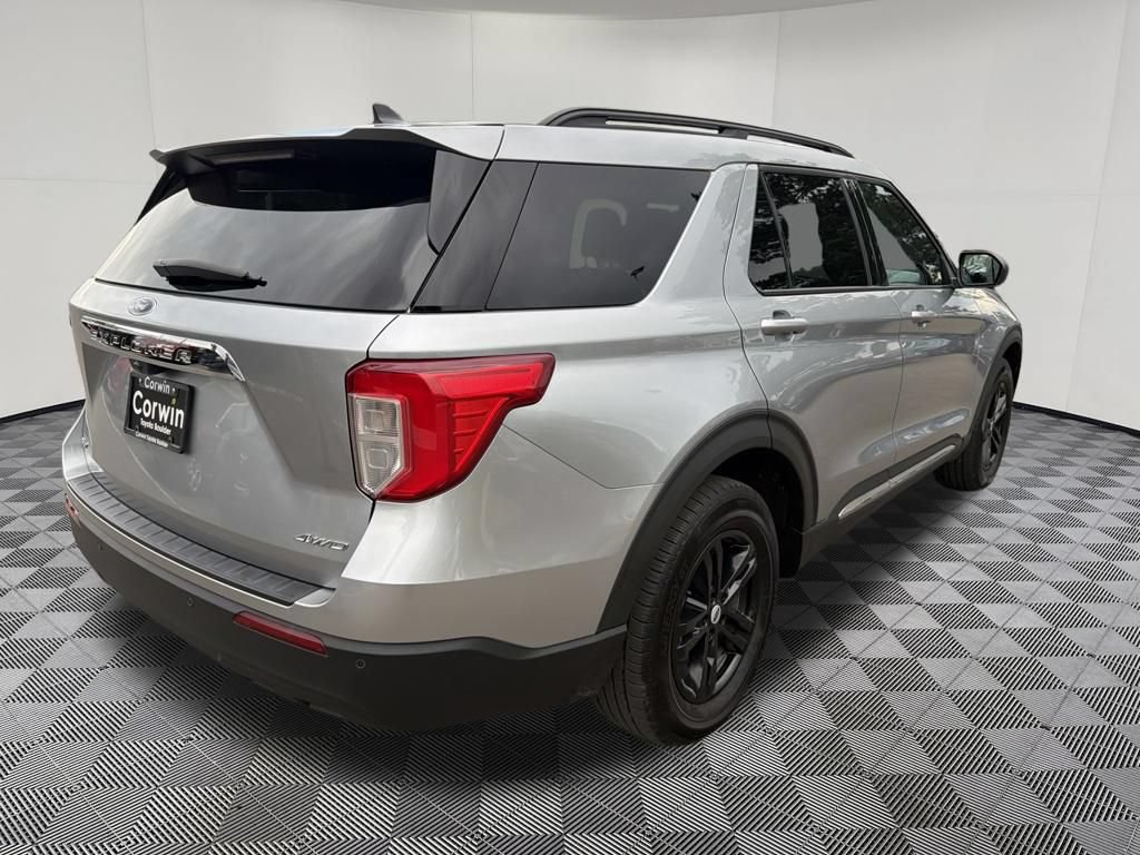 Used 2024 Ford Explorer XLT AWD/4WD image 7