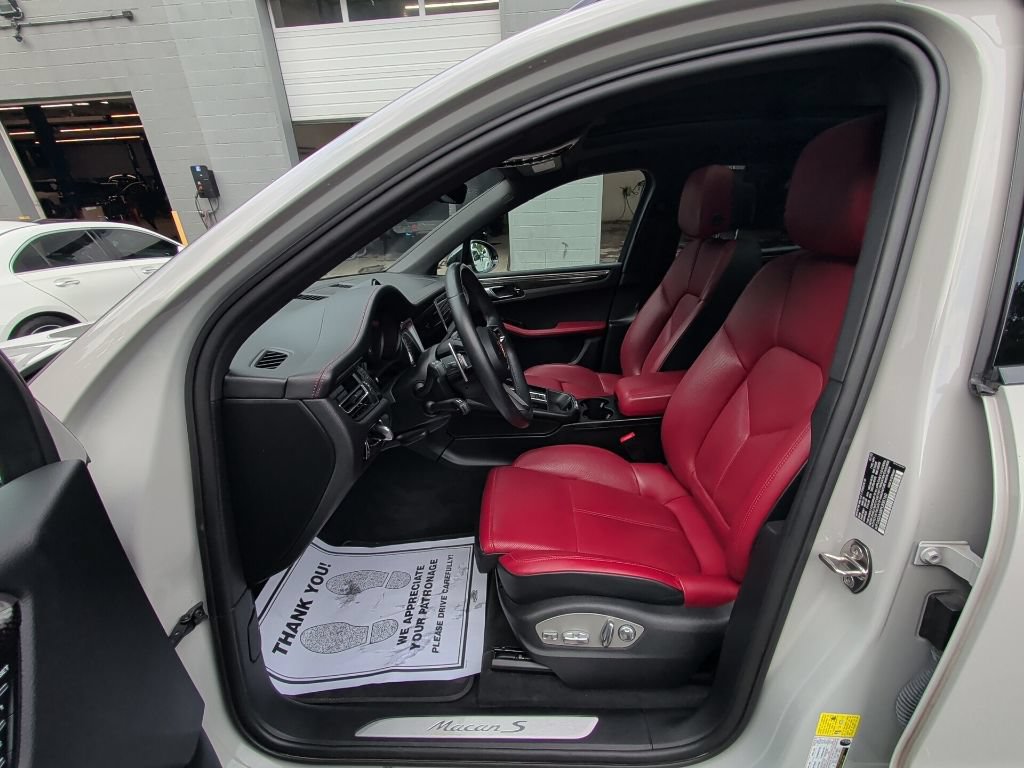 Used 2023 Porsche Macan S AWD/4WD image 10