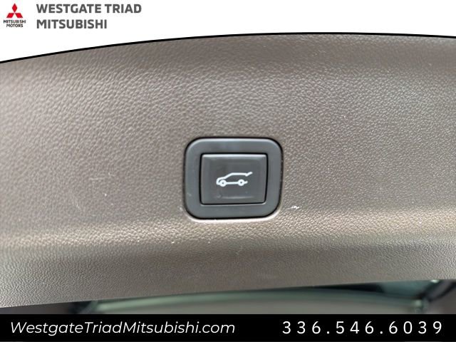 Used 2023 Chevrolet Suburban Z71 w/ Luxury Package image 25