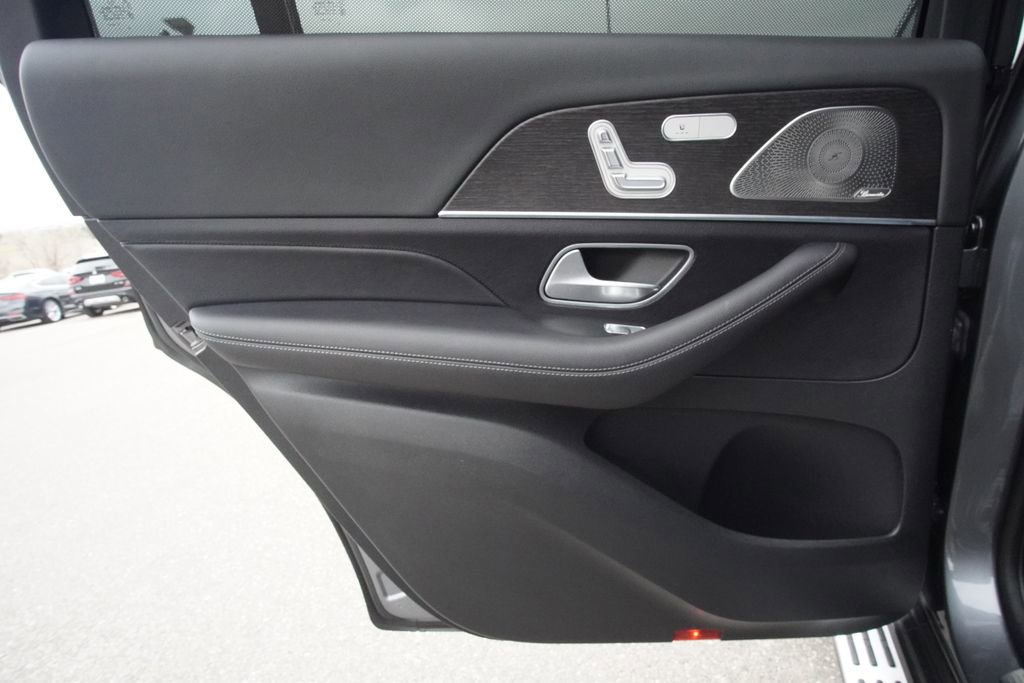 Used 2022 Mercedes-Benz GLS 450 4MATIC image 28