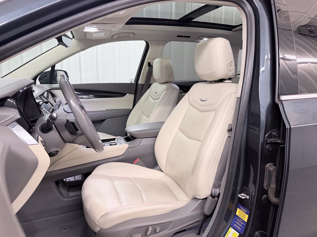 Used 2020 Cadillac XT6 Premium Luxury FWD image 13