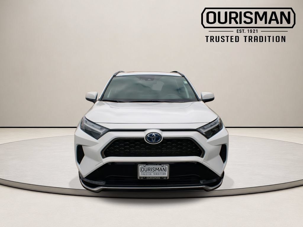 Used 2022 Toyota RAV4 SE w/ Weather & Moonroof Package AWD/4WD image 4