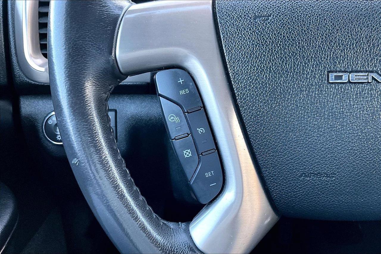 Used 2016 GMC Acadia Denali image 11