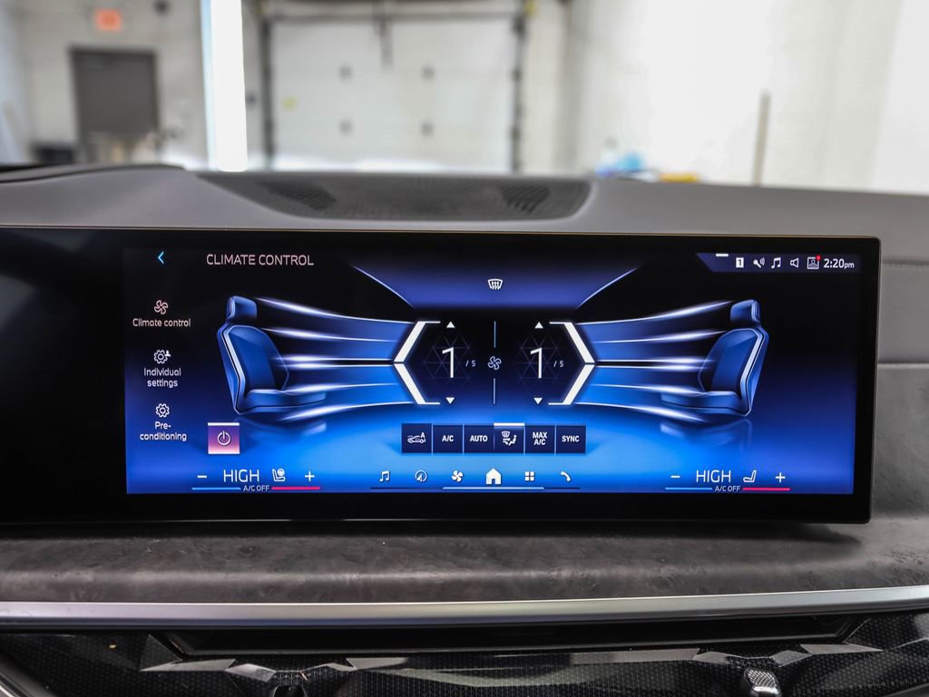 Used 2024 BMW X7 xDrive40i w/ Premium Package image 18