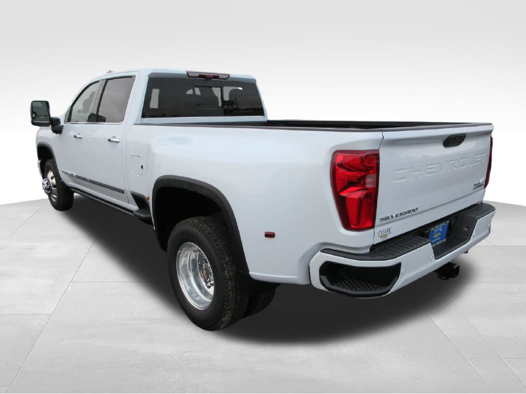 New 2026 Chevrolet Silverado 3500 High Country w/ High Country Premium Package AWD/4WD image 3