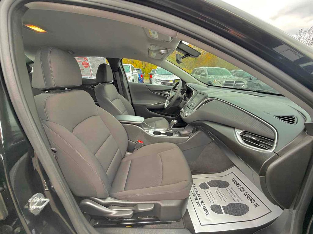 Used 2018 Chevrolet Malibu LS image 13
