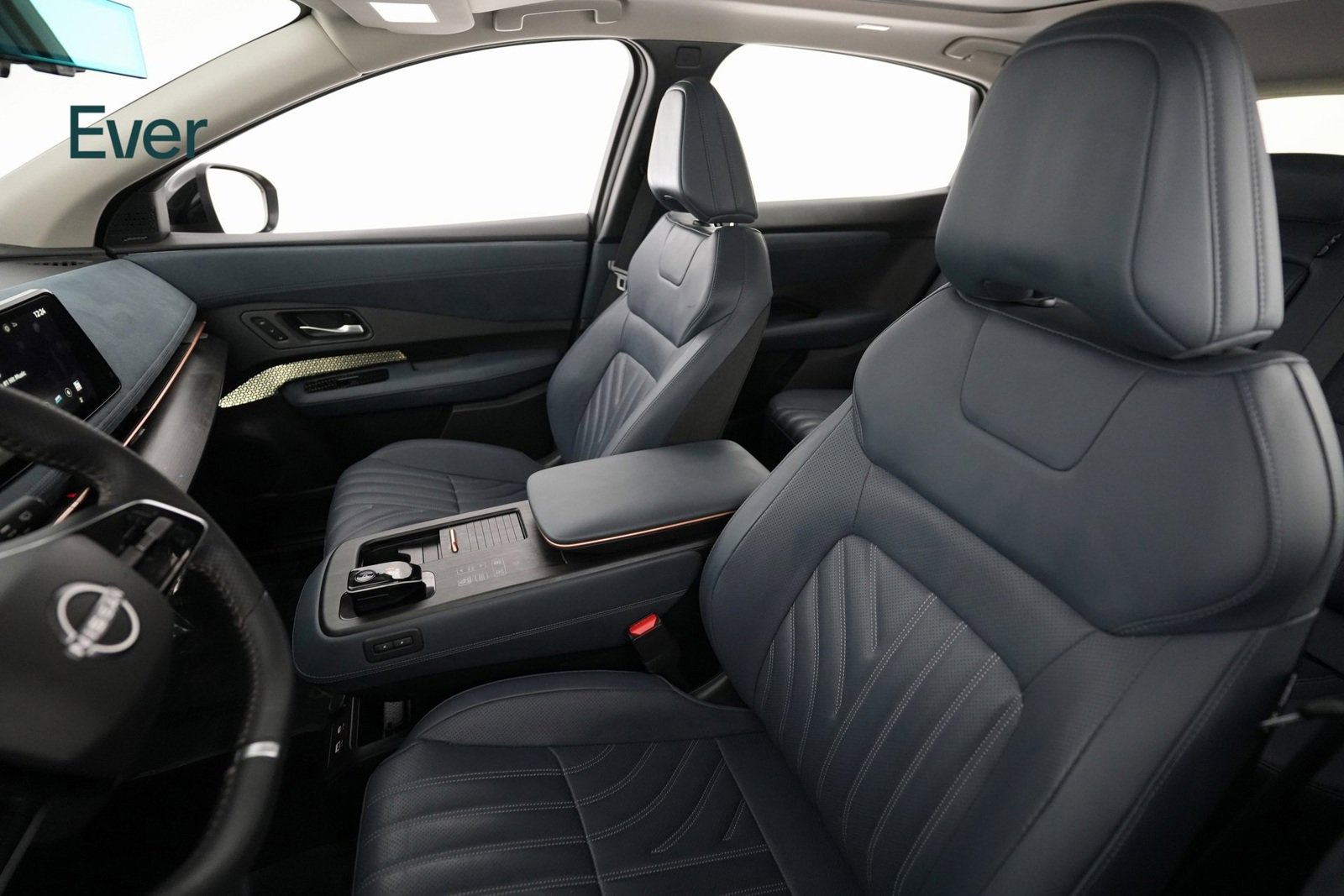 Used 2023 Nissan Ariya image 7