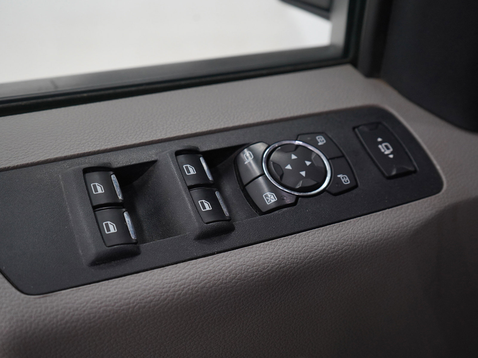 Used 2019 Ford F250 XLT w/ XLT Premium Package image 23