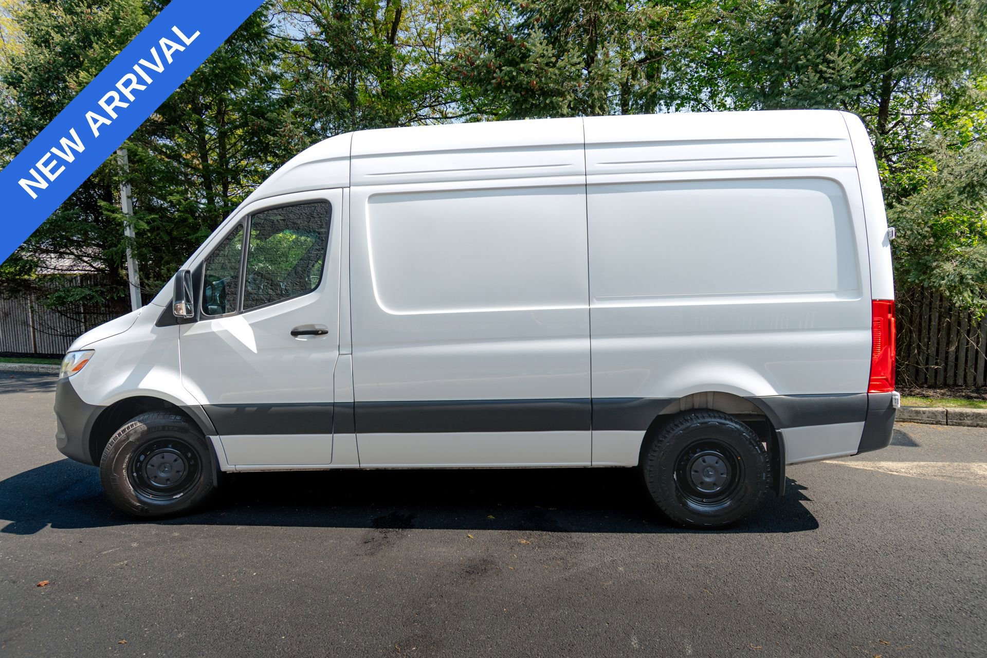 Used 2025 Mercedes-Benz Sprinter 2500 image 3