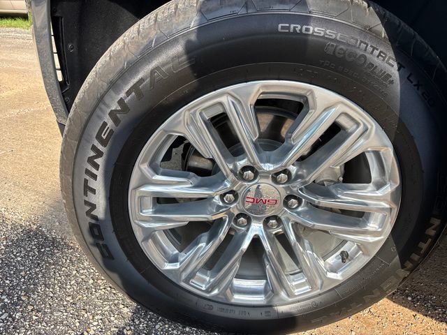 Used 2024 GMC Yukon SLT w/ SLT Luxury Package AWD/4WD image 5