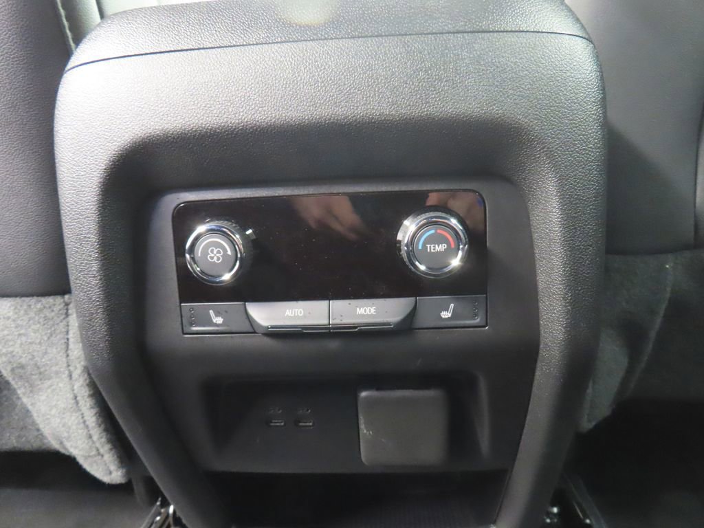 Used 2026 Chevrolet Traverse RS AWD/4WD image 18