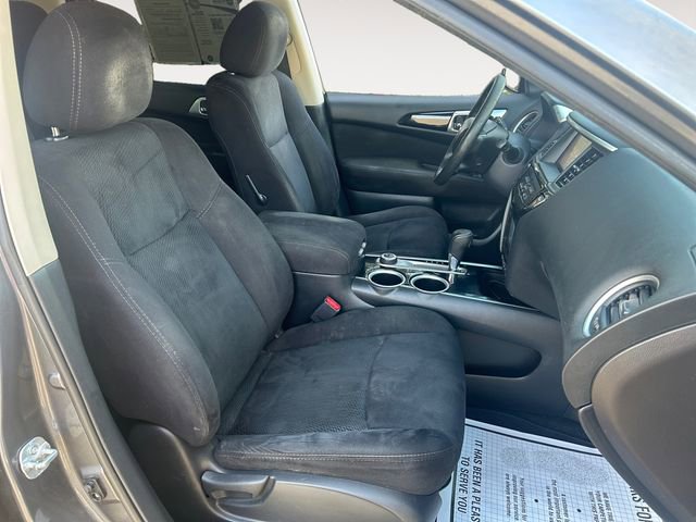 Used 2016 Nissan Pathfinder SV image 15