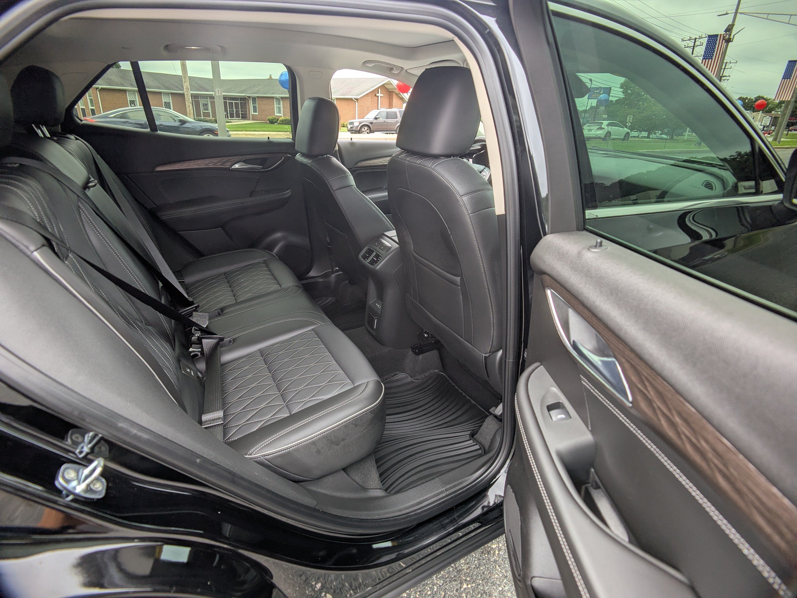 Used 2023 Buick Envision Avenir AWD/4WD image 13